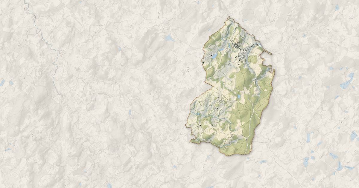Portrait cartographique de Crocq : relief, eau, forêts, bâti et voies, calculés à partir des données de l'IGN