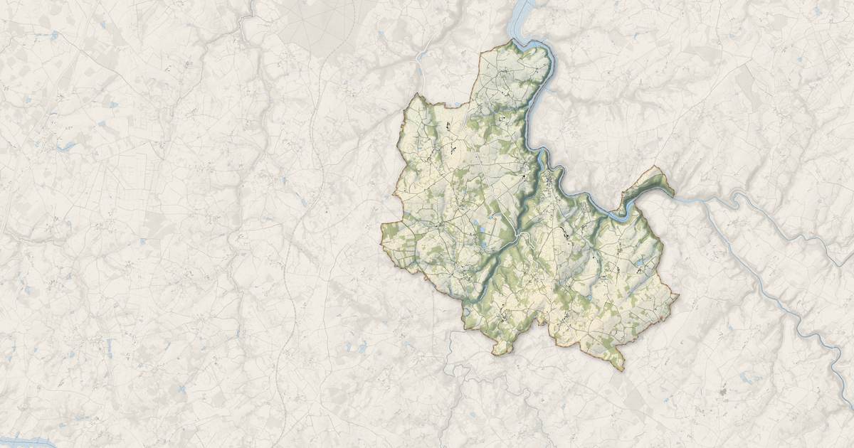 Portrait cartographique de Crozant : relief, eau, forêts, bâti et voies, calculés à partir des données de l'IGN