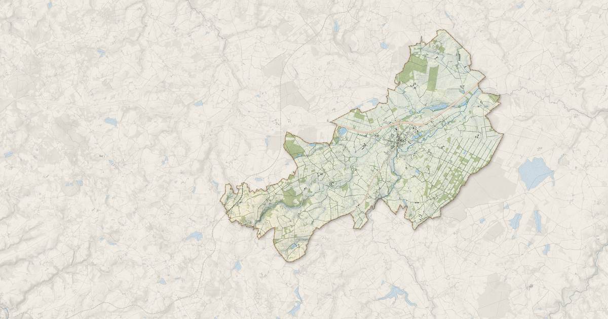 Portrait cartographique de Gouzon : relief, eau, forêts, bâti et voies, calculés à partir des données de l'IGN