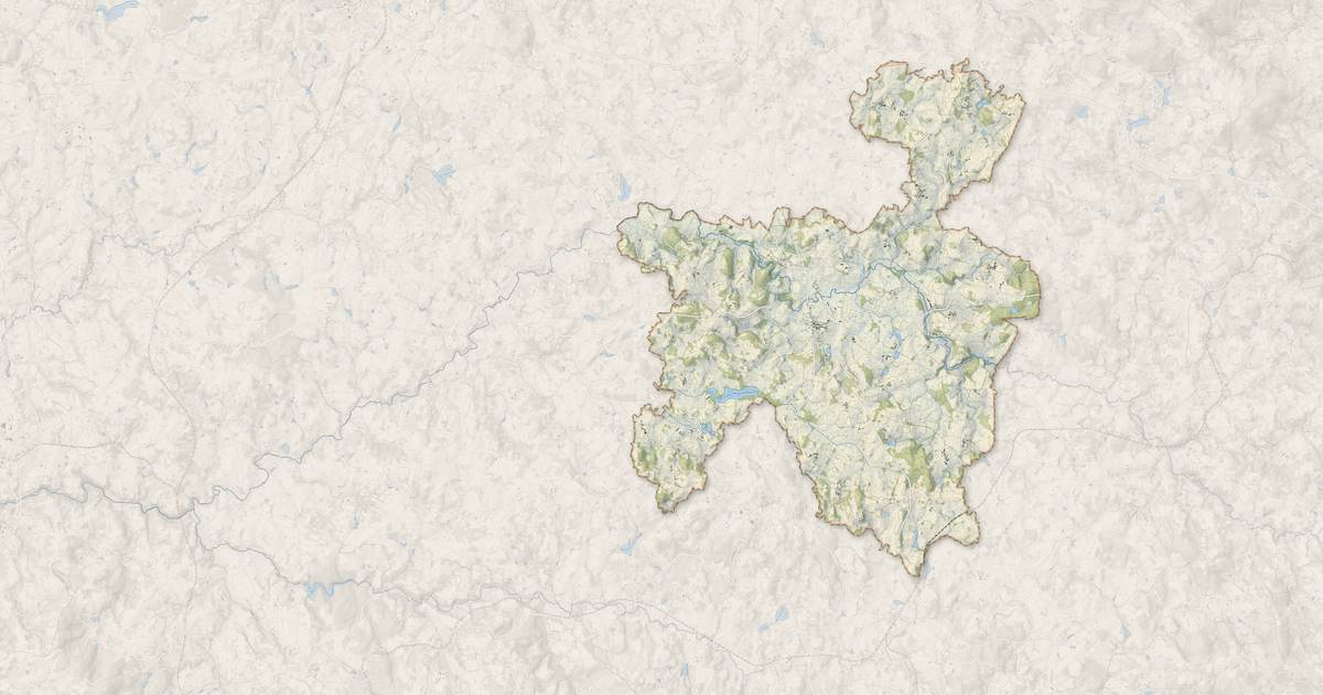 Portrait cartographique de Le Grand-Bourg : relief, eau, forêts, bâti et voies, calculés à partir des données de l'IGN