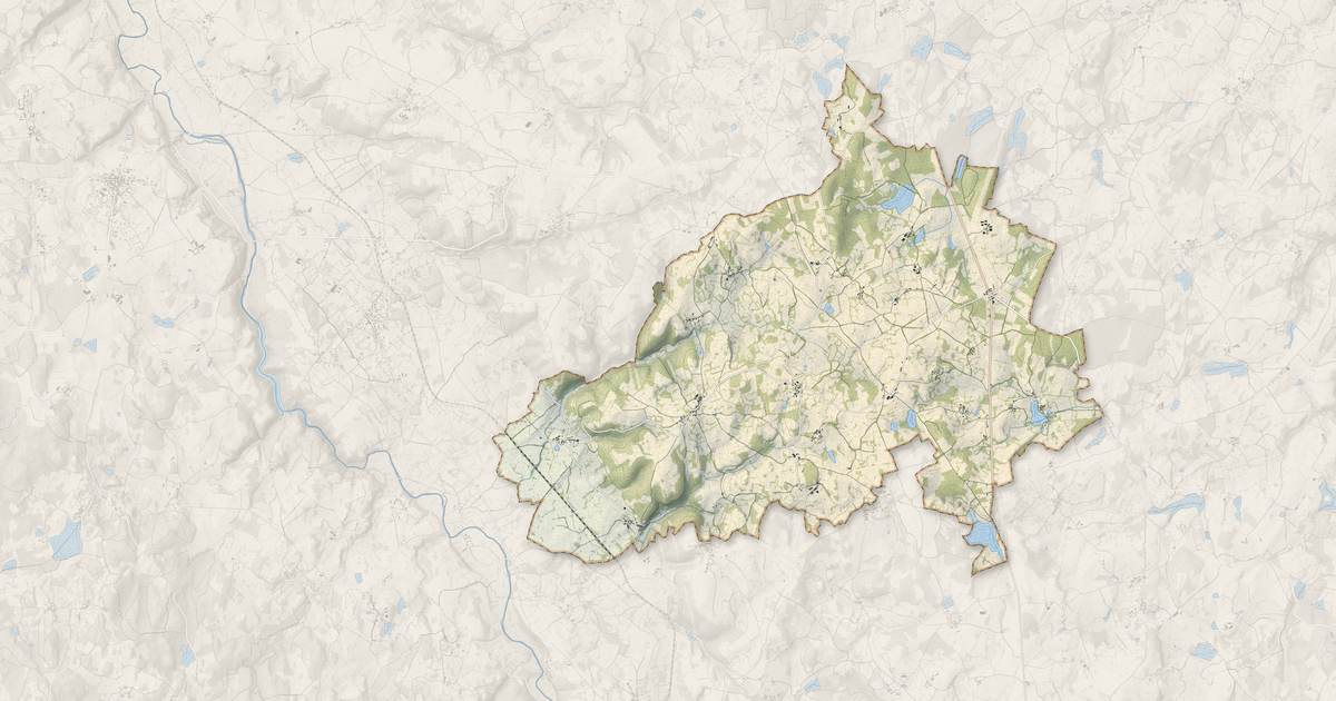 Portrait cartographique de Issoudun-Létrieix : relief, eau, forêts, bâti et voies, calculés à partir des données de l'IGN