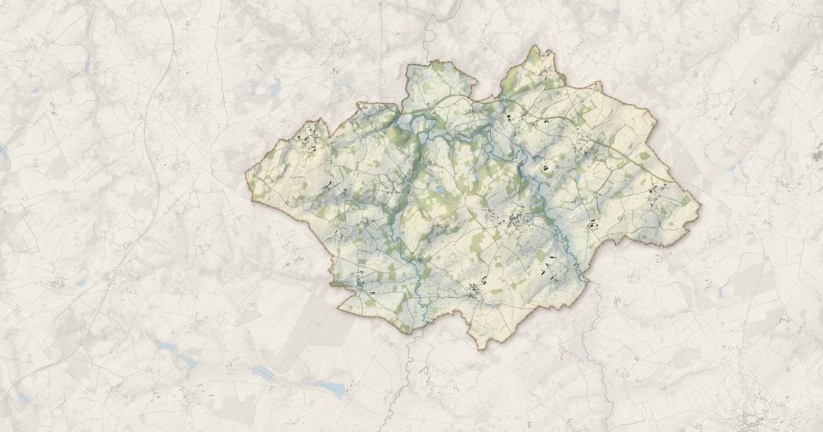 Portrait cartographique de Lafat : relief, eau, forêts, bâti et voies, calculés à partir des données de l'IGN