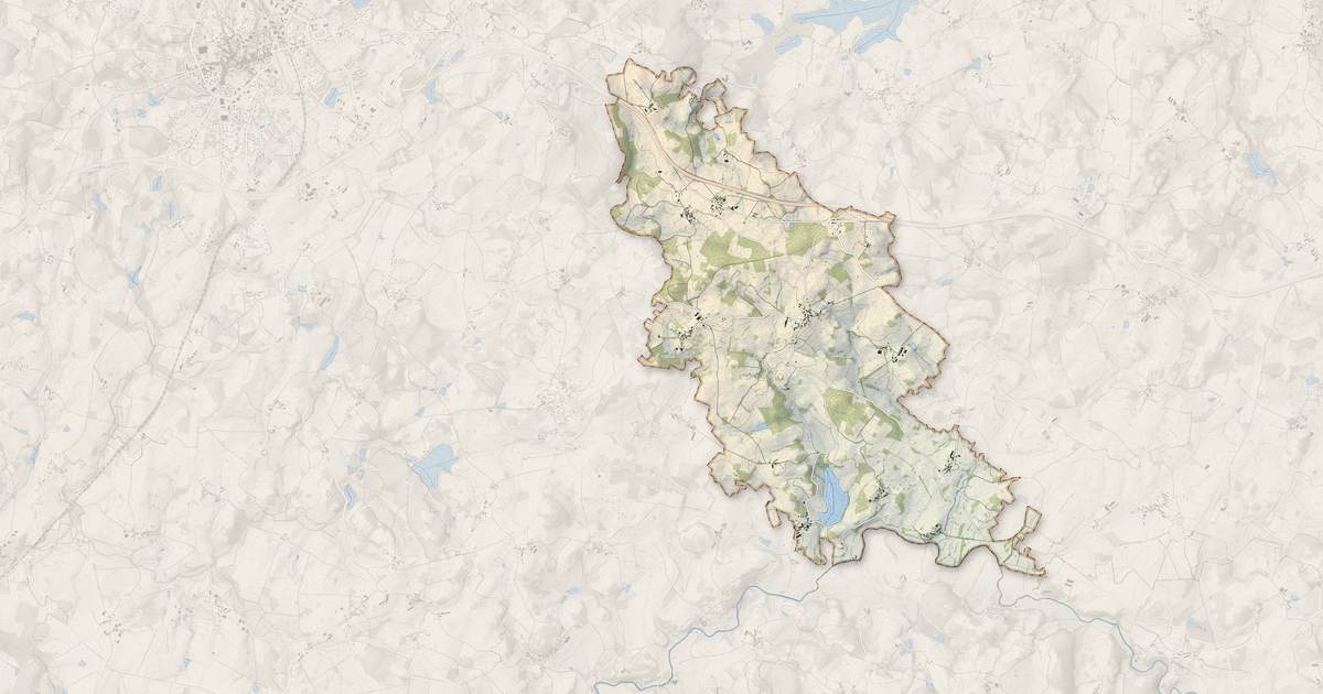 Portrait cartographique de Lizières : relief, eau, forêts, bâti et voies, calculés à partir des données de l'IGN