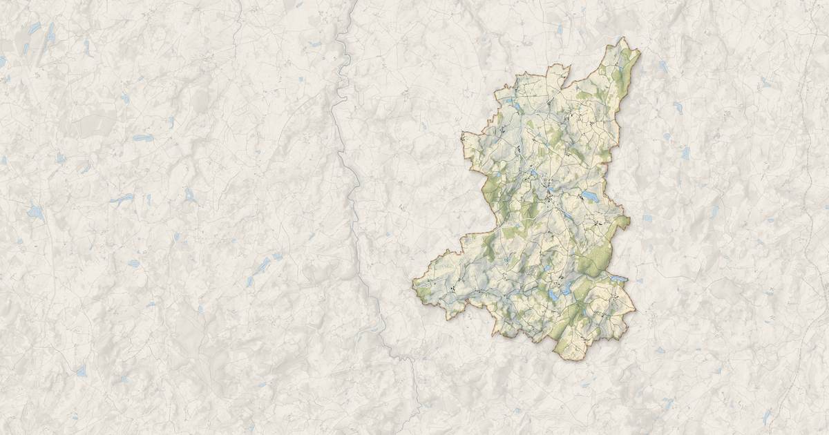 Portrait cartographique de Mainsat : relief, eau, forêts, bâti et voies, calculés à partir des données de l'IGN
