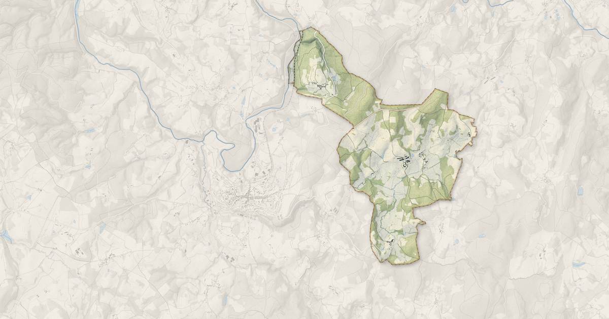 Portrait cartographique de Mansat-la-Courrière : relief, eau, forêts, bâti et voies, calculés à partir des données de l'IGN