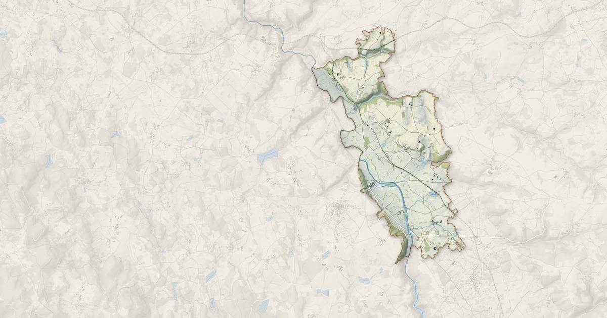 Portrait cartographique de Moutier-d'Ahun : relief, eau, forêts, bâti et voies, calculés à partir des données de l'IGN