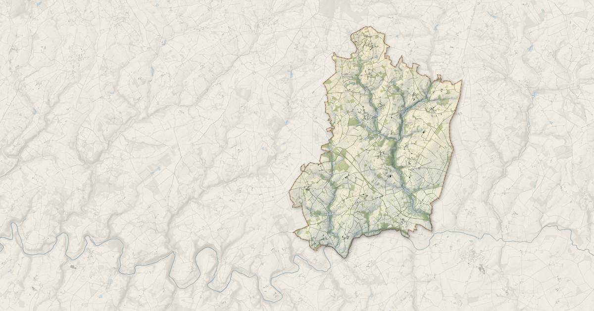 Portrait cartographique de Moutier-Malcard : relief, eau, forêts, bâti et voies, calculés à partir des données de l'IGN