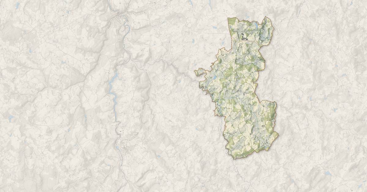 Portrait cartographique de Néoux : relief, eau, forêts, bâti et voies, calculés à partir des données de l'IGN