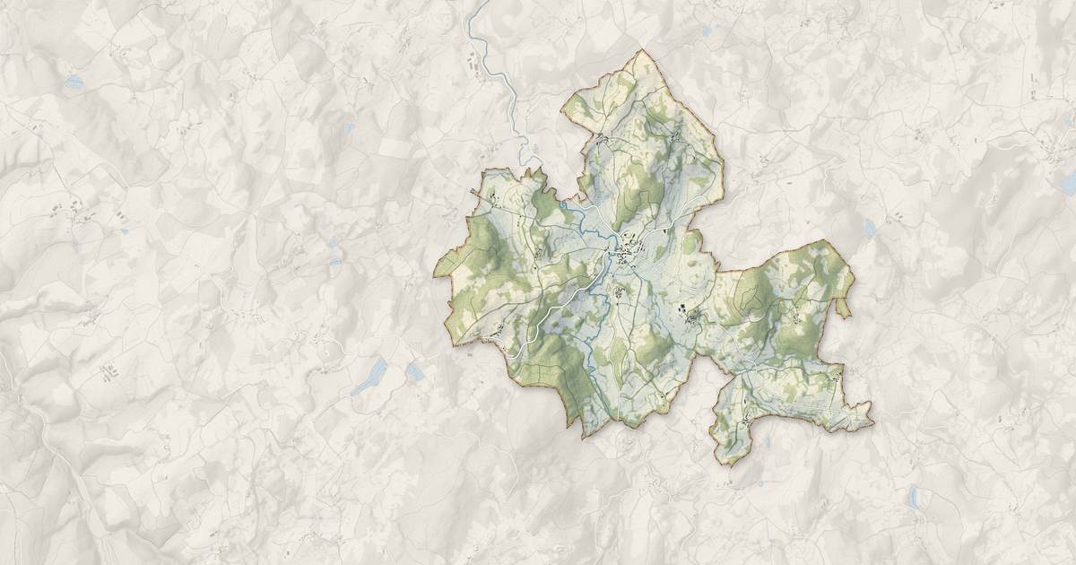 Portrait cartographique de Pontcharraud : relief, eau, forêts, bâti et voies, calculés à partir des données de l'IGN