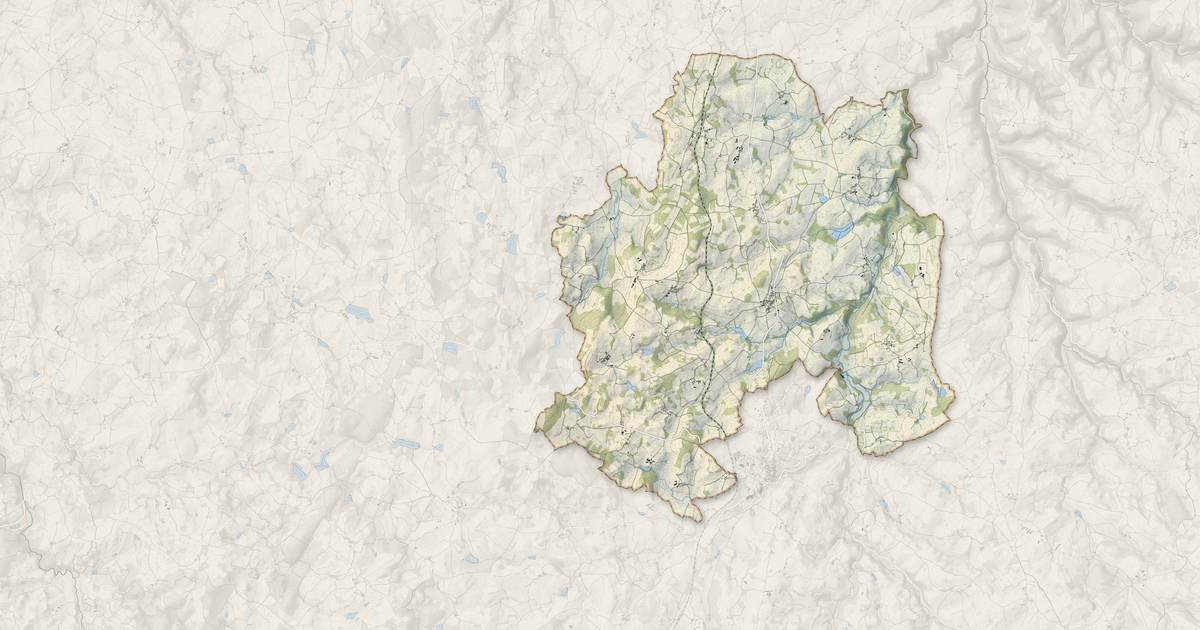 Portrait cartographique de Rougnat : relief, eau, forêts, bâti et voies, calculés à partir des données de l'IGN
