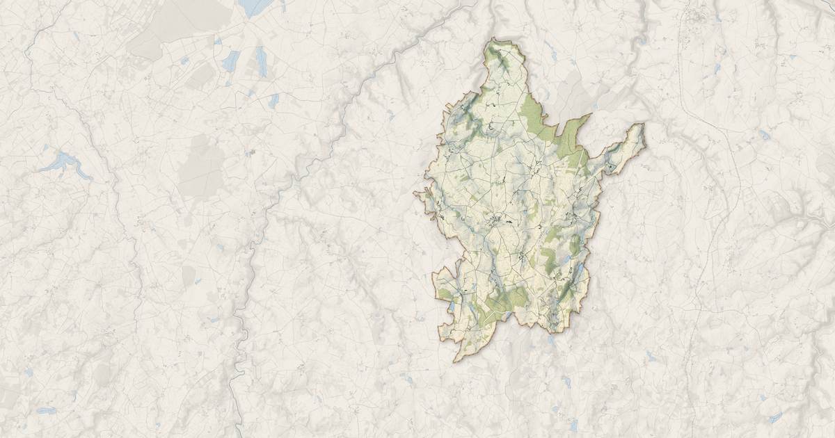 Portrait cartographique de Sannat : relief, eau, forêts, bâti et voies, calculés à partir des données de l'IGN