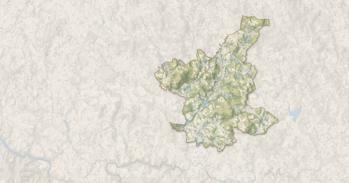 Portrait cartographique de Sardent : relief, eau, forêts, bâti et voies, calculés à partir des données de l'IGN