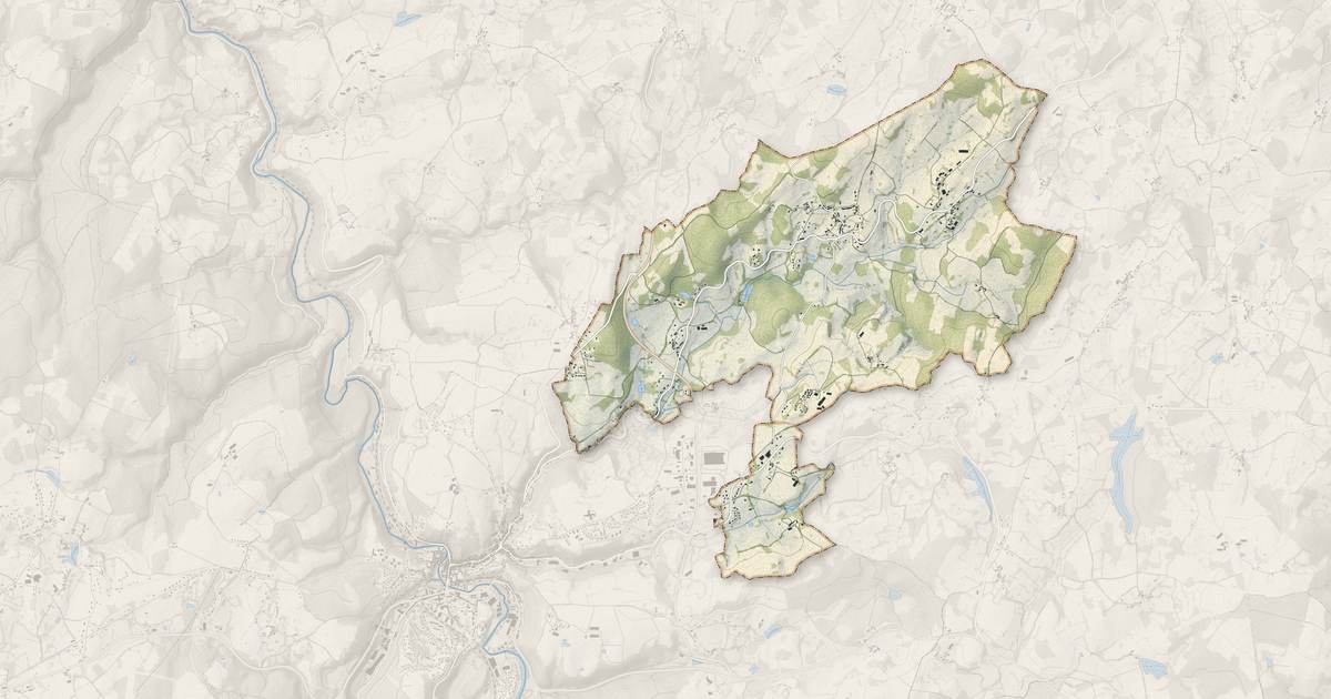 Portrait cartographique de Saint-Amand : relief, eau, forêts, bâti et voies, calculés à partir des données de l'IGN
