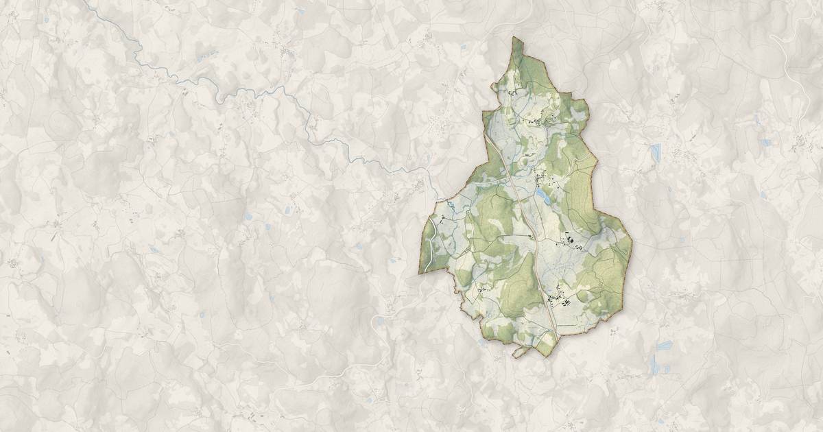 Portrait cartographique de Saint-Christophe : relief, eau, forêts, bâti et voies, calculés à partir des données de l'IGN