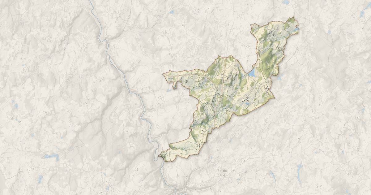 Portrait cartographique de Saint-Maixant : relief, eau, forêts, bâti et voies, calculés à partir des données de l'IGN