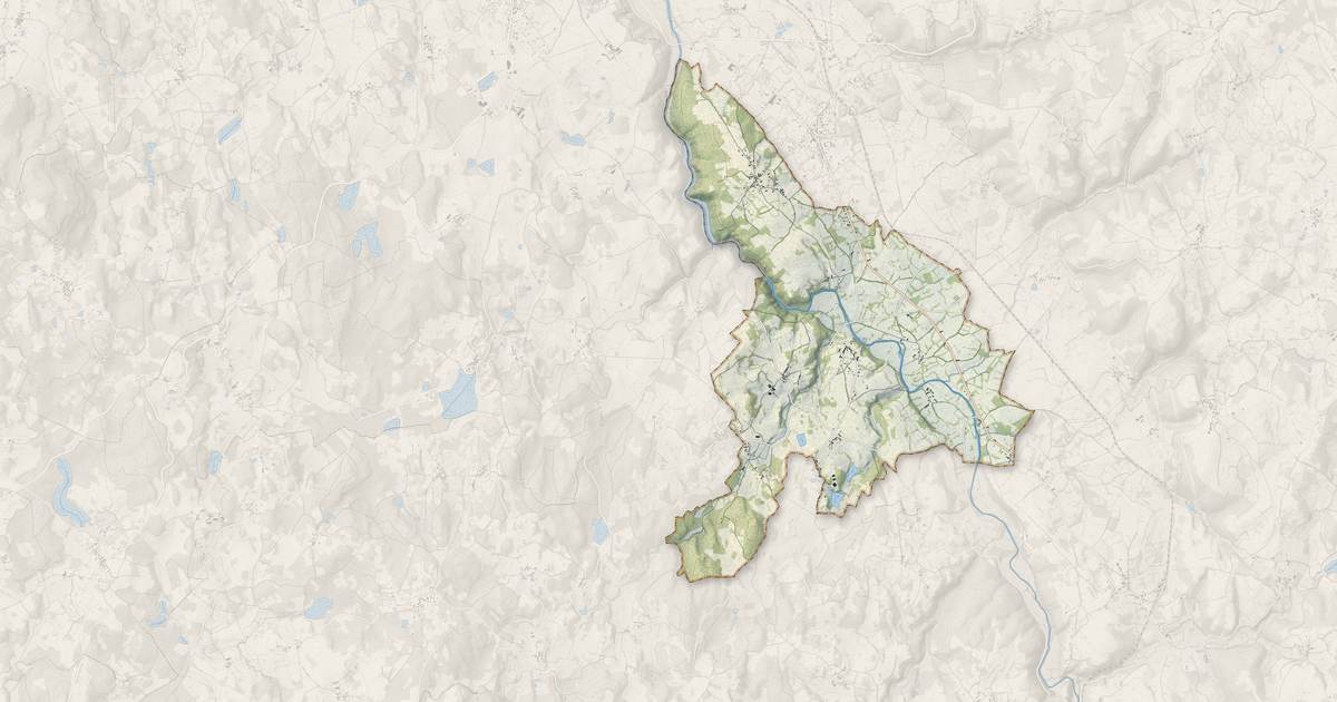 Portrait cartographique de Saint-Martial-le-Mont : relief, eau, forêts, bâti et voies, calculés à partir des données de l'IGN
