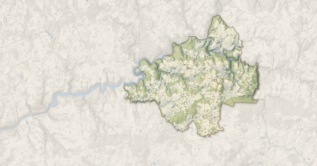 Portrait cartographique de Saint-Martin-Sainte-Catherine : relief, eau, forêts, bâti et voies, calculés à partir des données de l'IGN