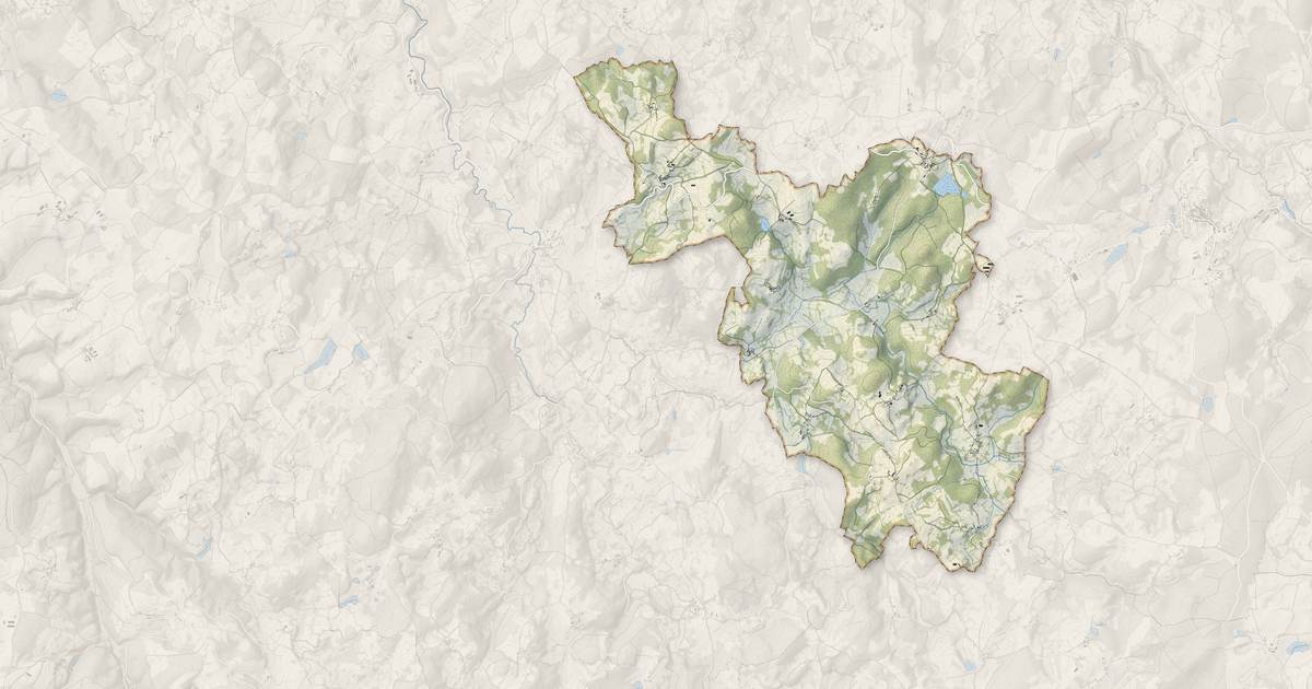 Portrait cartographique de Saint-Maurice-près-Crocq : relief, eau, forêts, bâti et voies, calculés à partir des données de l'IGN