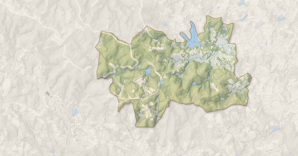 Portrait cartographique de Saint-Oradoux-de-Chirouze : relief, eau, forêts, bâti et voies, calculés à partir des données de l'IGN