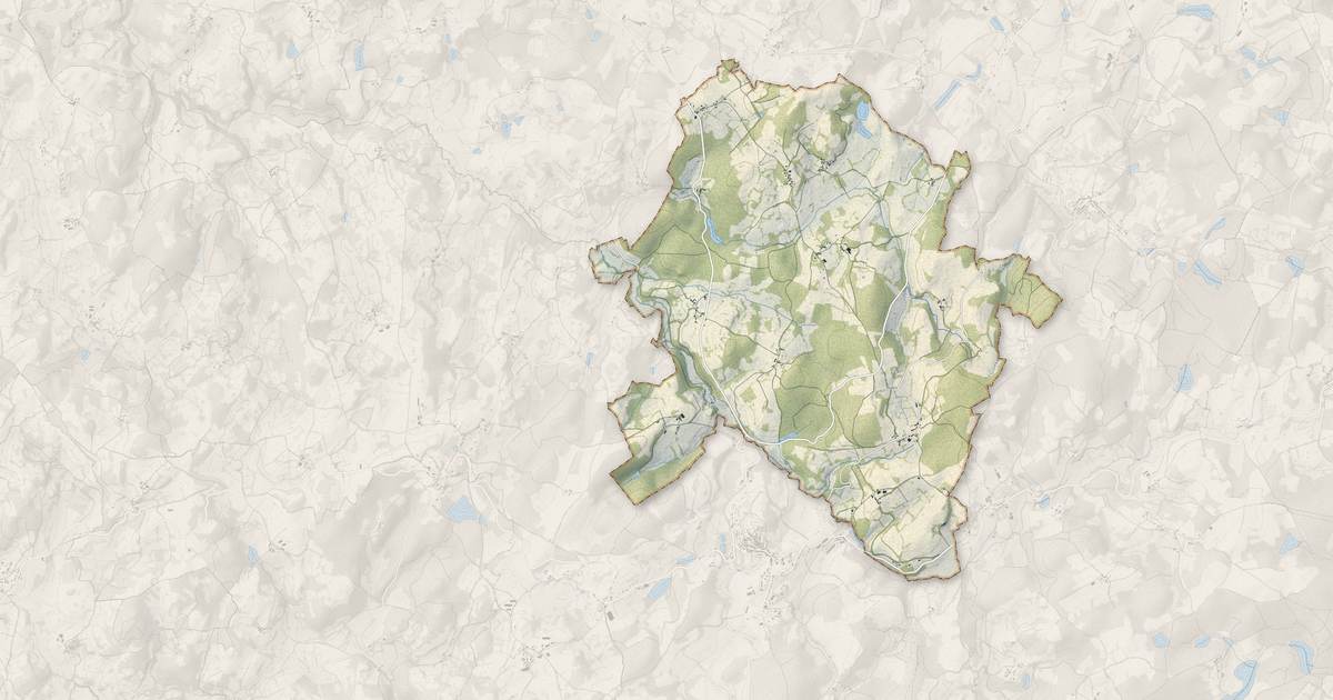 Portrait cartographique de Saint-Oradoux-près-Crocq : relief, eau, forêts, bâti et voies, calculés à partir des données de l'IGN