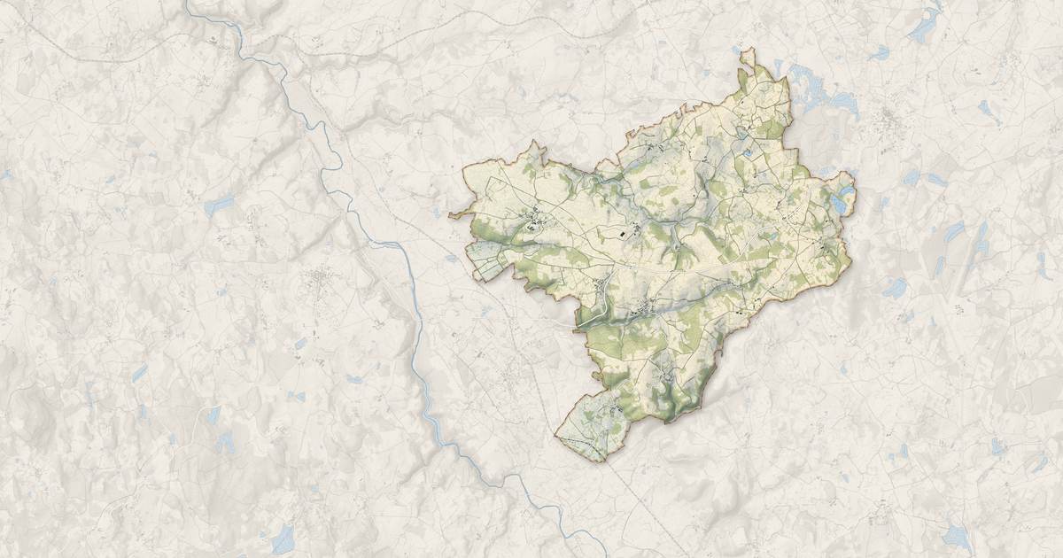 Portrait cartographique de Saint-Pardoux-les-Cards : relief, eau, forêts, bâti et voies, calculés à partir des données de l'IGN
