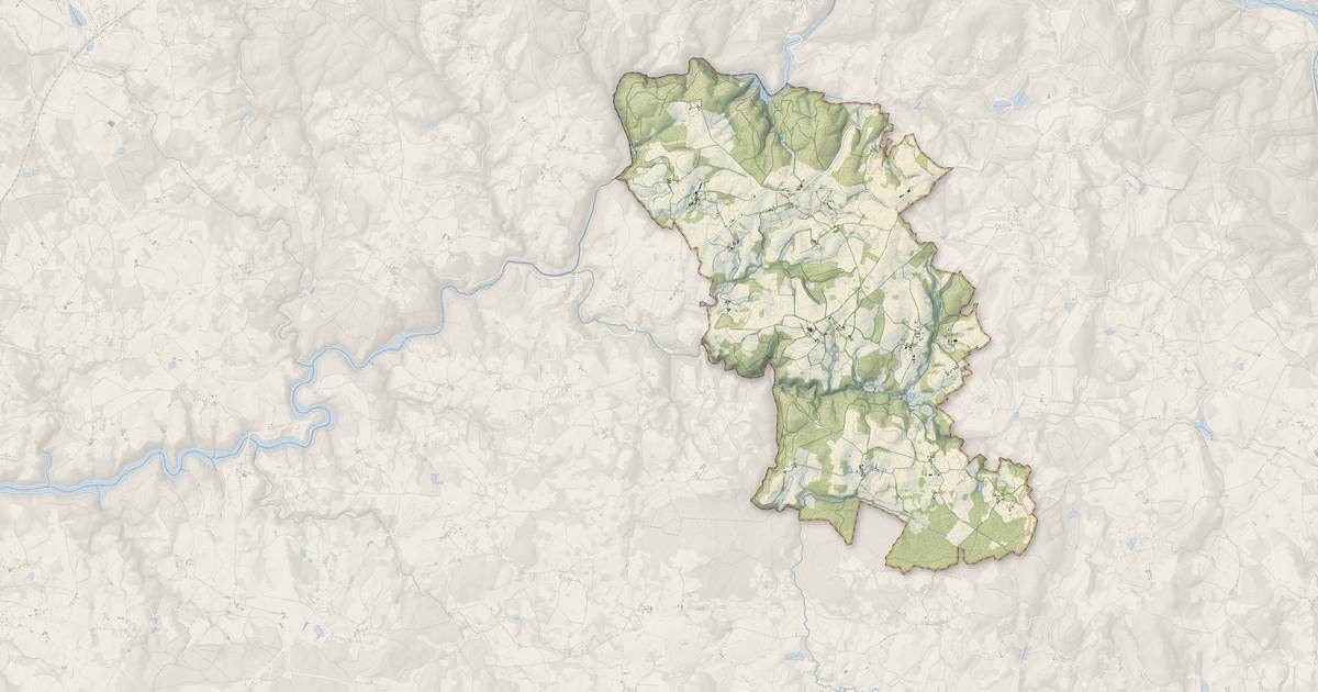Portrait cartographique de Saint-Pierre-Chérignat : relief, eau, forêts, bâti et voies, calculés à partir des données de l'IGN
