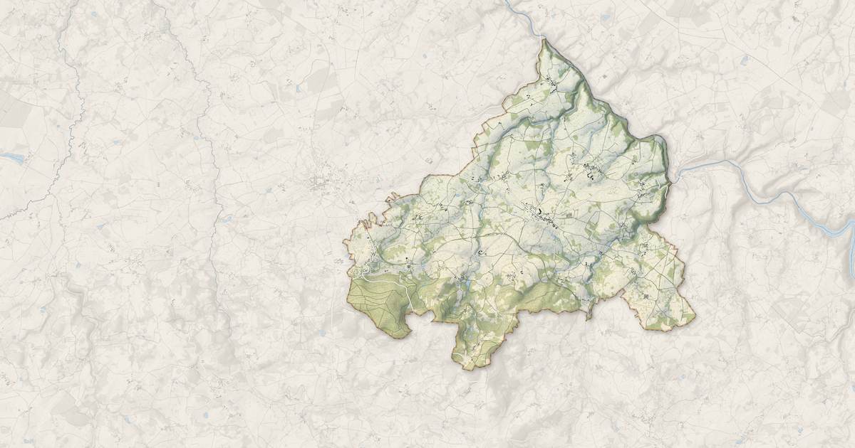 Portrait cartographique de Saint-Sulpice-le-Dunois : relief, eau, forêts, bâti et voies, calculés à partir des données de l'IGN
