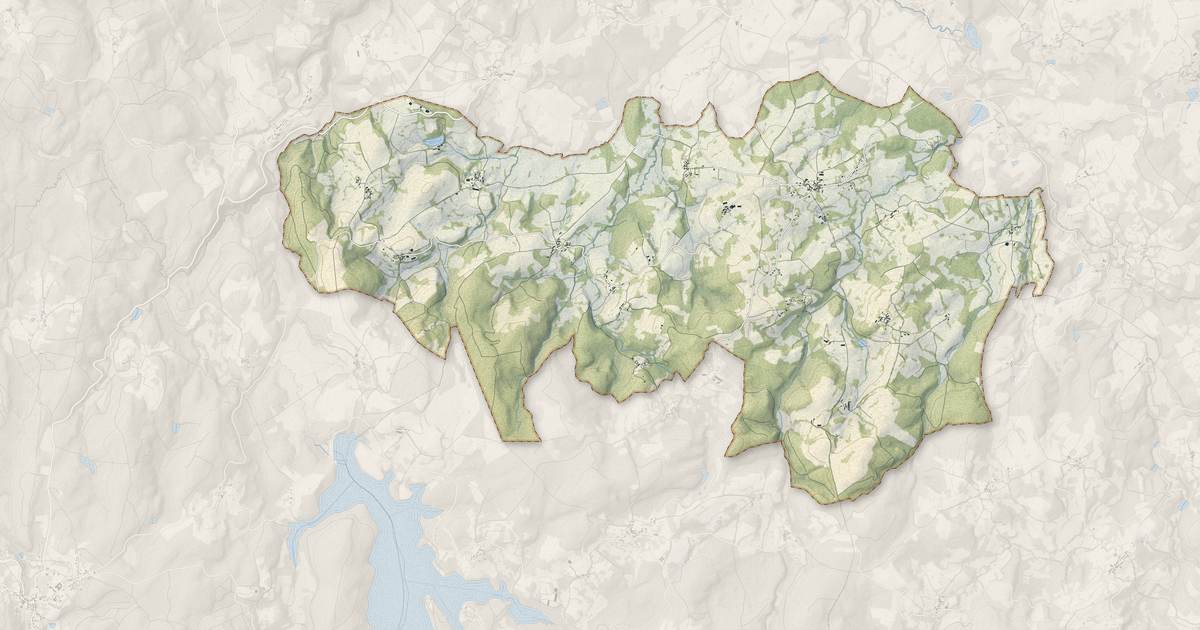 Portrait cartographique de Saint-Yrieix-la-Montagne : relief, eau, forêts, bâti et voies, calculés à partir des données de l'IGN