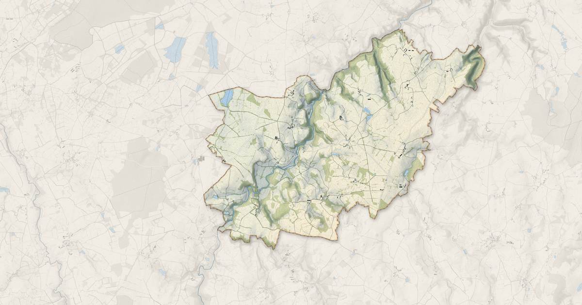 Portrait cartographique de Tardes : relief, eau, forêts, bâti et voies, calculés à partir des données de l'IGN