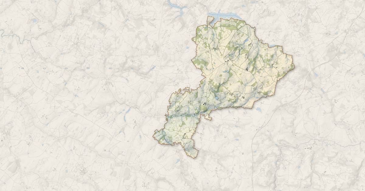 Portrait cartographique de Vareilles : relief, eau, forêts, bâti et voies, calculés à partir des données de l'IGN