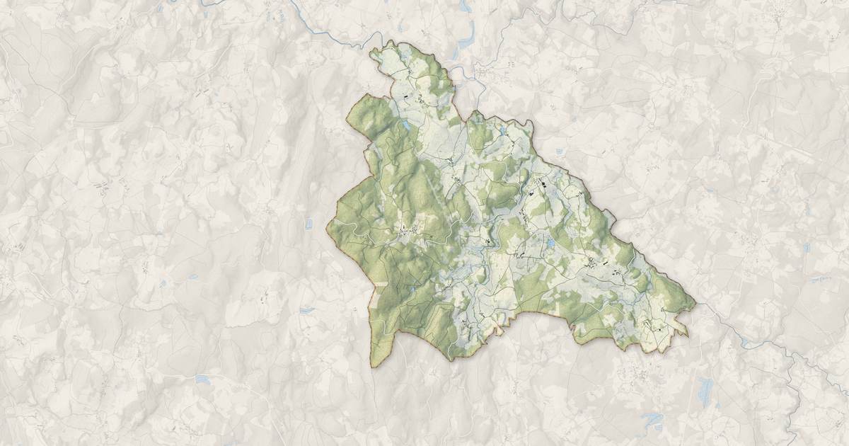 Portrait cartographique de Vidaillat : relief, eau, forêts, bâti et voies, calculés à partir des données de l'IGN