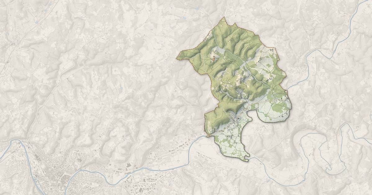 Portrait cartographique de Antonne-et-Trigonant : relief, eau, forêts, bâti et voies, calculés à partir des données de l'IGN