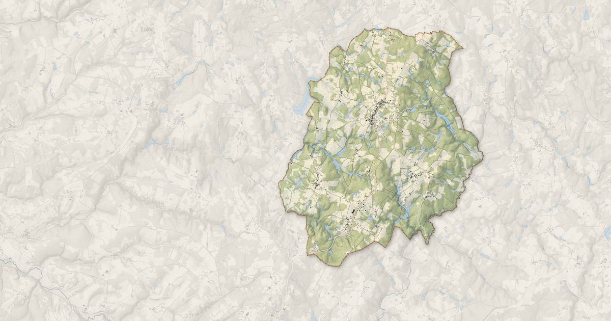 Portrait cartographique de Augignac : relief, eau, forêts, bâti et voies, calculés à partir des données de l'IGN