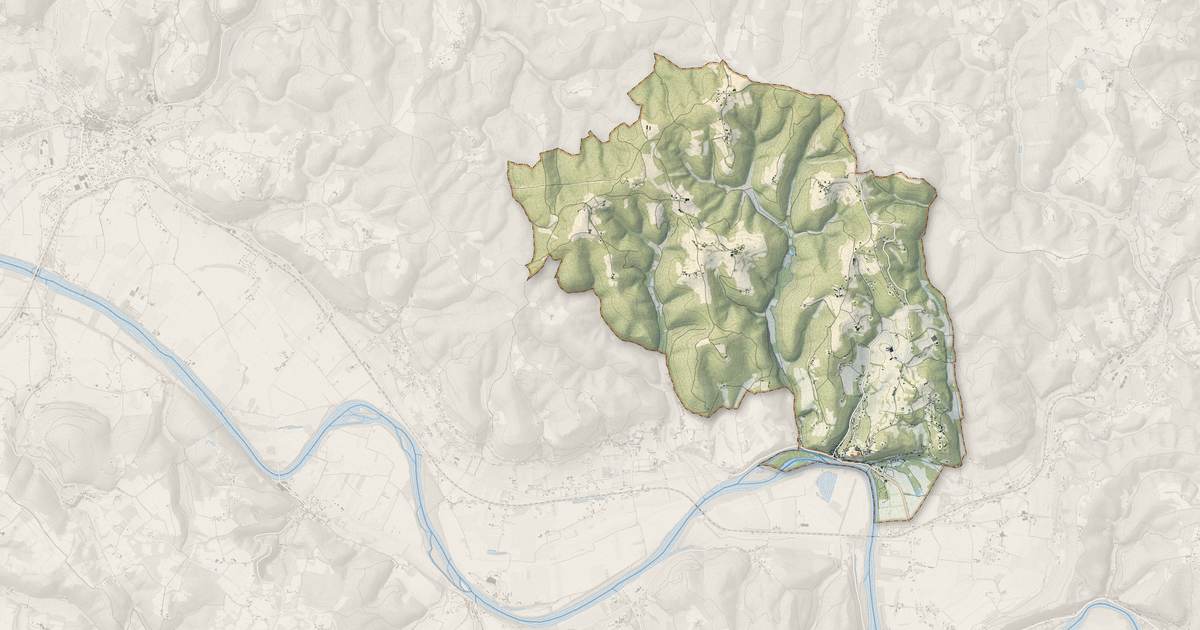 Portrait cartographique de Beynac-et-Cazenac : relief, eau, forêts, bâti et voies, calculés à partir des données de l'IGN