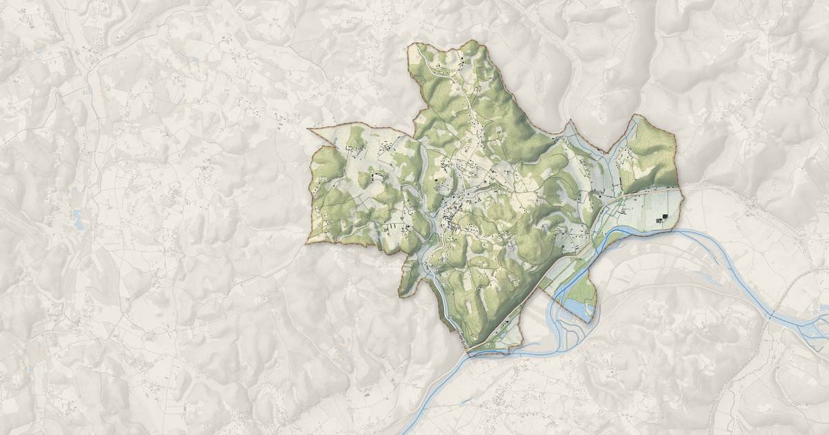 Portrait cartographique de Carlux : relief, eau, forêts, bâti et voies, calculés à partir des données de l'IGN