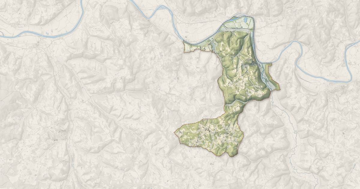 Portrait cartographique de Castelnaud-la-Chapelle : relief, eau, forêts, bâti et voies, calculés à partir des données de l'IGN