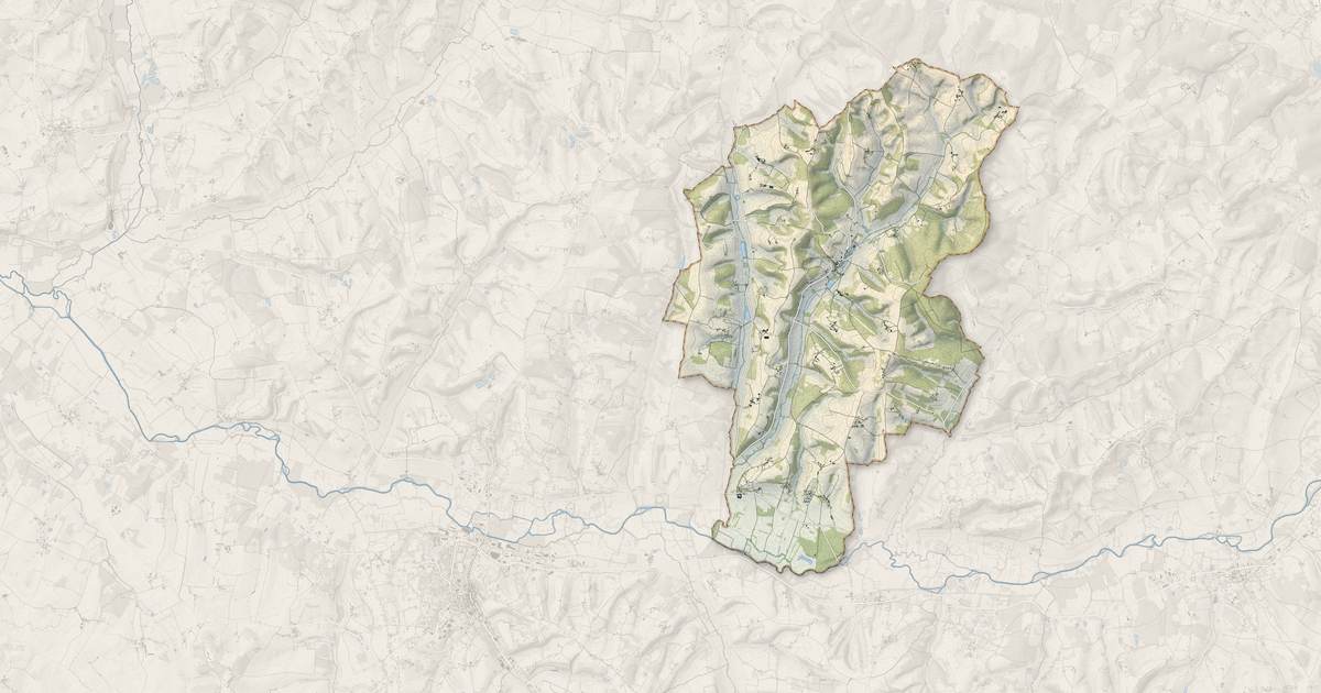 Portrait cartographique de Celles : relief, eau, forêts, bâti et voies, calculés à partir des données de l'IGN