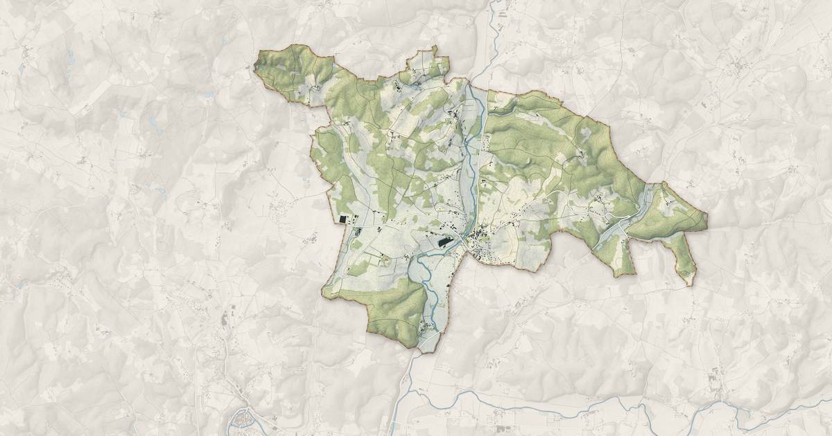Portrait cartographique de Champagnac-de-Belair : relief, eau, forêts, bâti et voies, calculés à partir des données de l'IGN