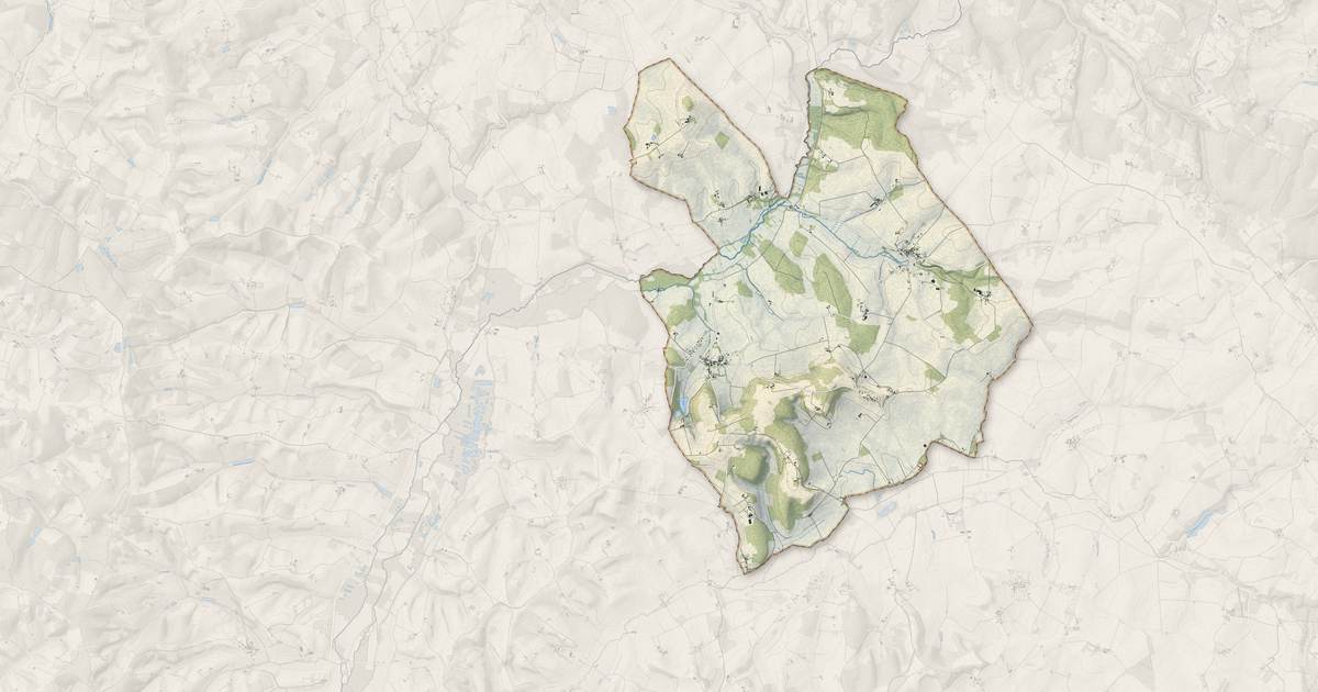 Portrait cartographique de Champagne-et-Fontaine : relief, eau, forêts, bâti et voies, calculés à partir des données de l'IGN