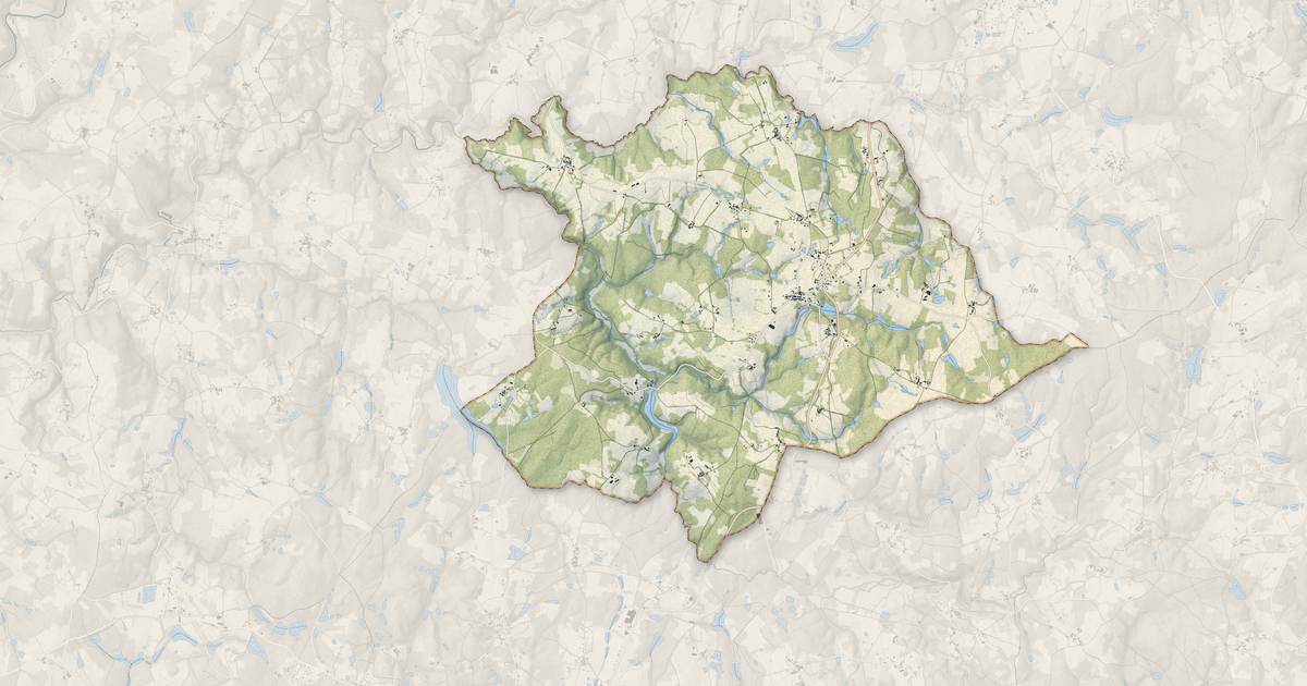 Portrait cartographique de Champniers-et-Reilhac : relief, eau, forêts, bâti et voies, calculés à partir des données de l'IGN