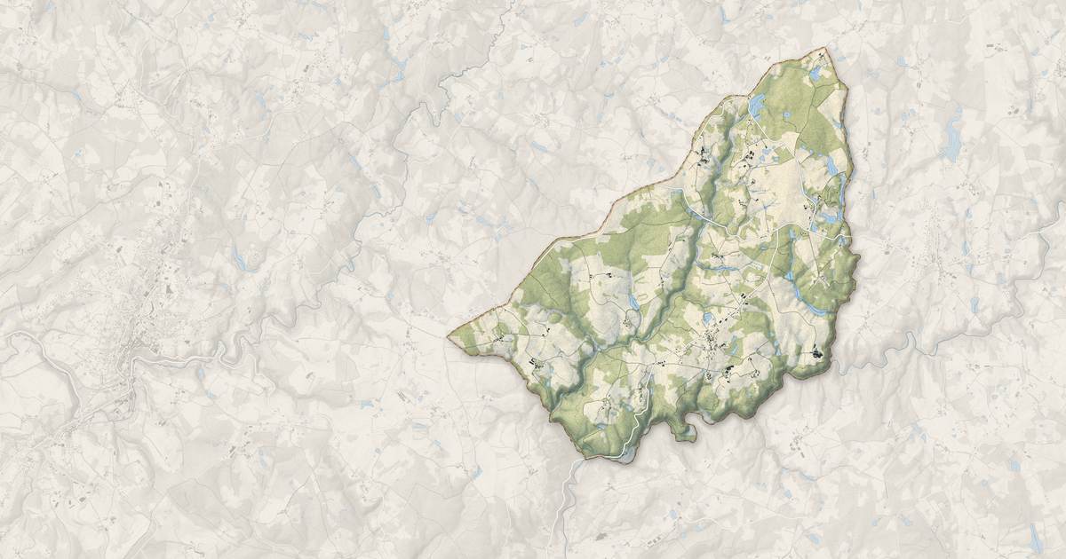Portrait cartographique de Champs-Romain : relief, eau, forêts, bâti et voies, calculés à partir des données de l'IGN