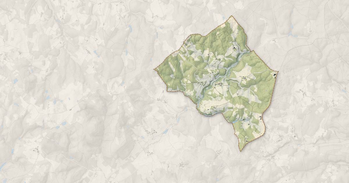 Portrait cartographique de La Chapelle-Montmoreau : relief, eau, forêts, bâti et voies, calculés à partir des données de l'IGN