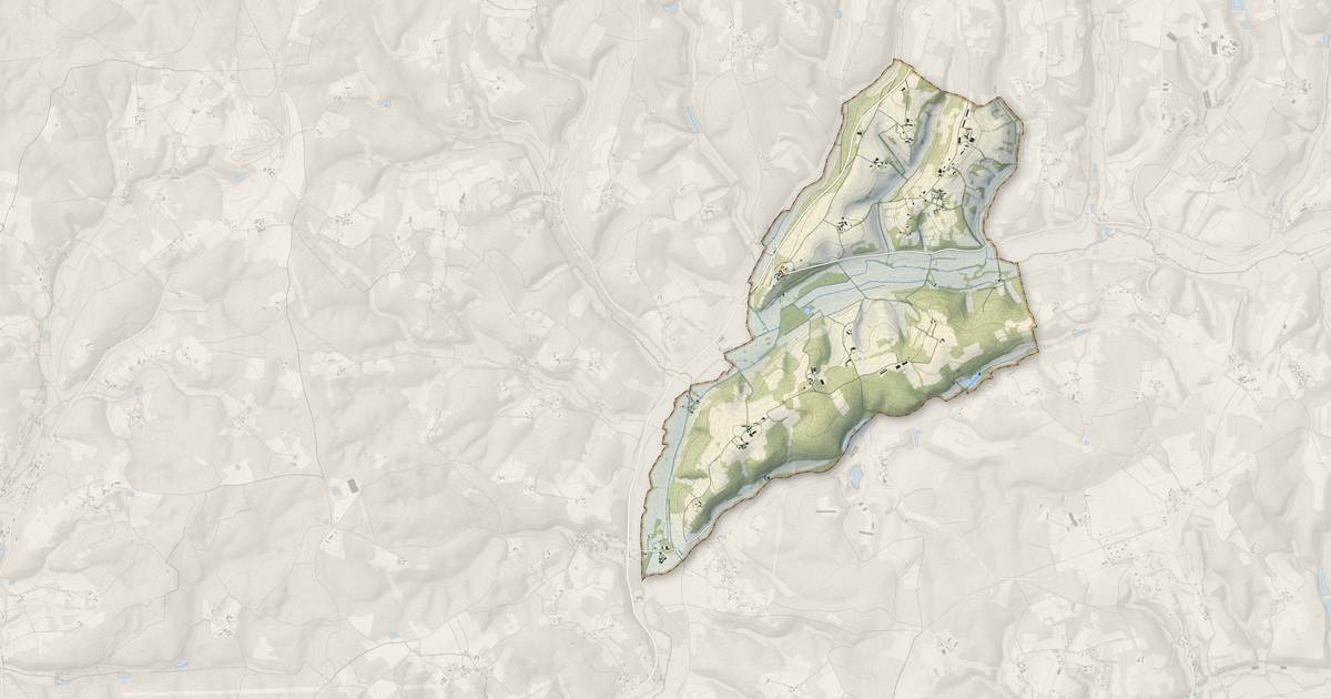 Portrait cartographique de Clermont-de-Beauregard : relief, eau, forêts, bâti et voies, calculés à partir des données de l'IGN