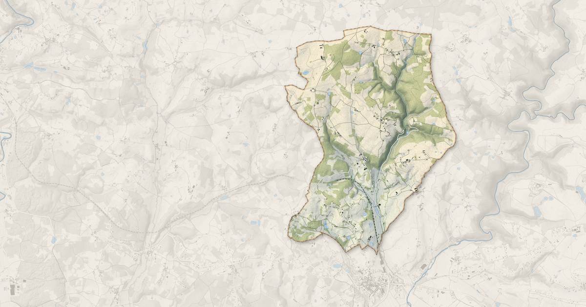 Portrait cartographique de Clermont-d'Excideuil : relief, eau, forêts, bâti et voies, calculés à partir des données de l'IGN