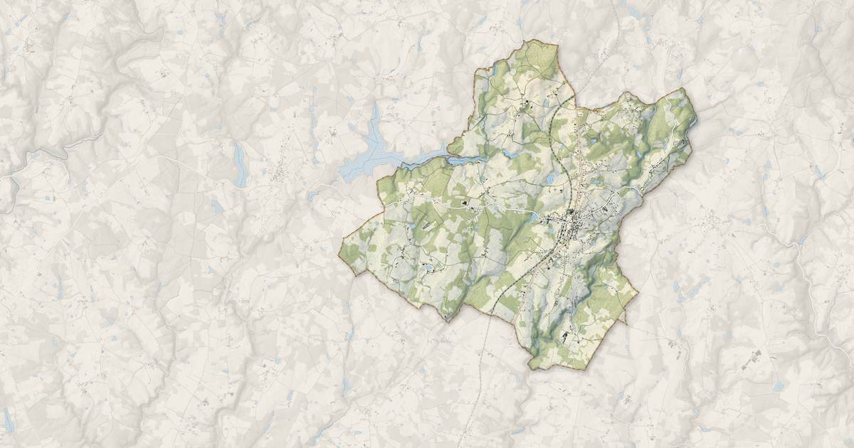 Portrait cartographique de La Coquille : relief, eau, forêts, bâti et voies, calculés à partir des données de l'IGN