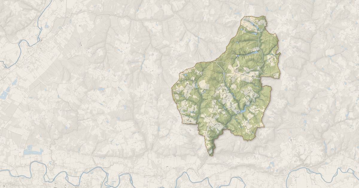 Portrait cartographique de Eygurande-et-Gardedeuil : relief, eau, forêts, bâti et voies, calculés à partir des données de l'IGN