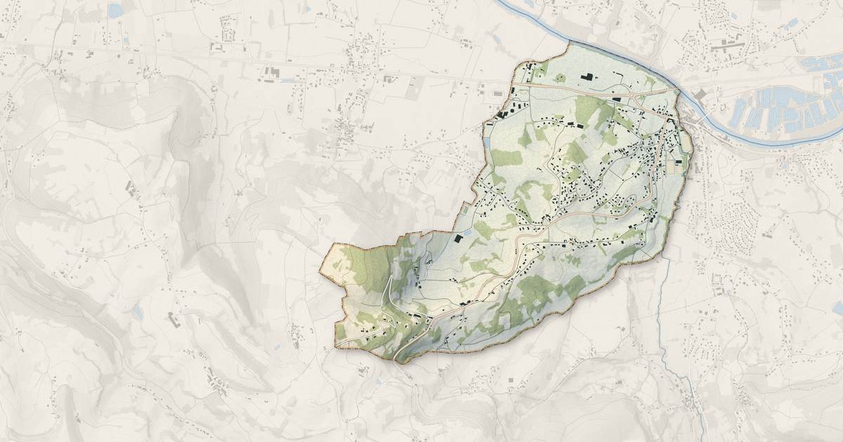 Portrait cartographique de La Feuillade : relief, eau, forêts, bâti et voies, calculés à partir des données de l'IGN