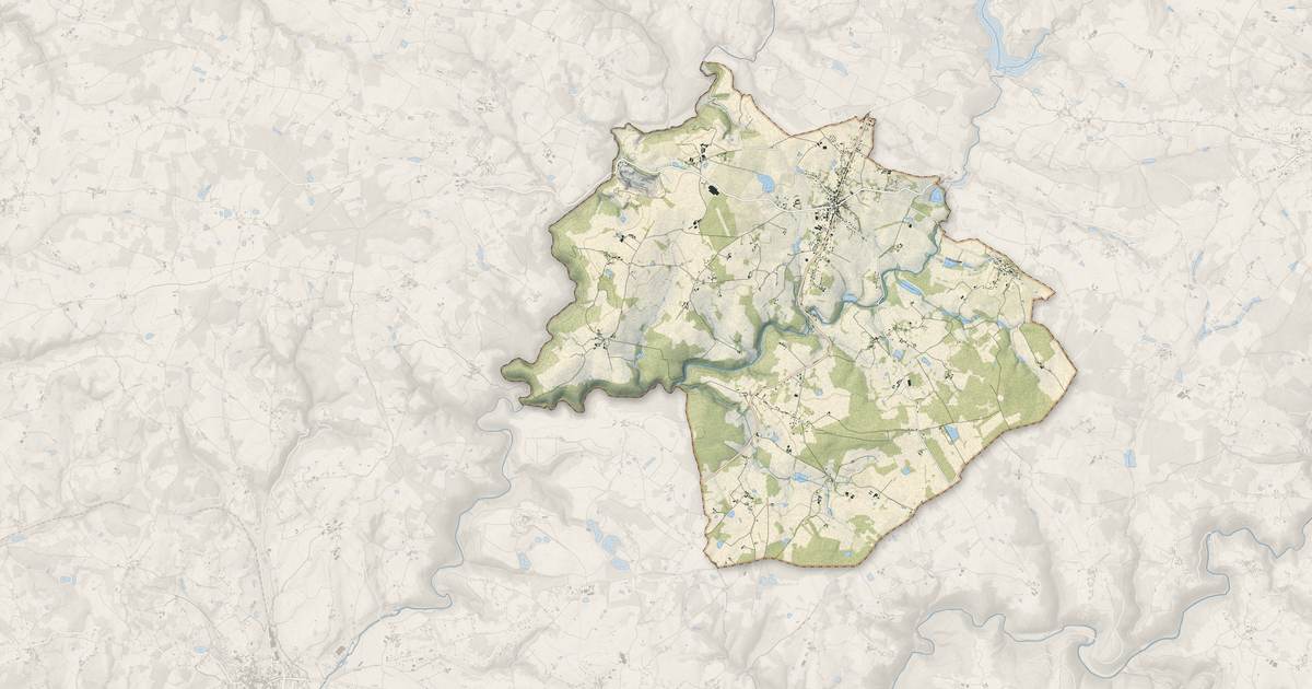 Portrait cartographique de Lanouaille : relief, eau, forêts, bâti et voies, calculés à partir des données de l'IGN