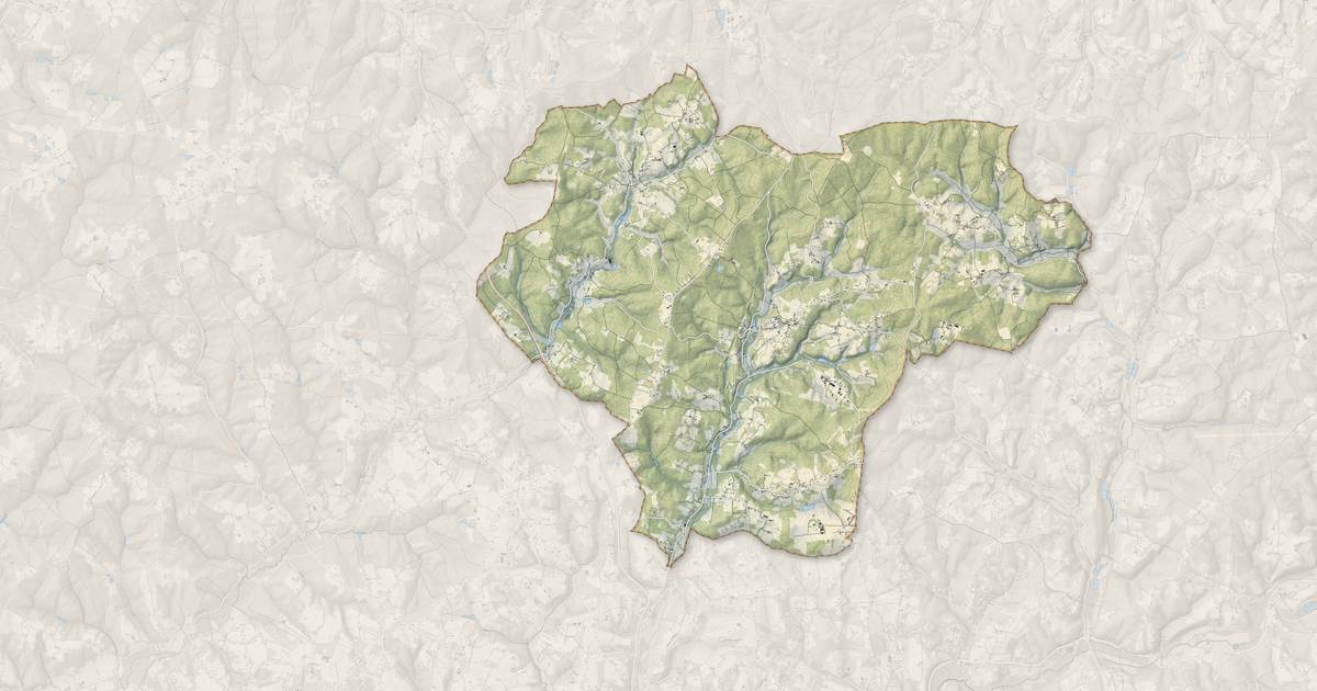 Portrait cartographique de Eyraud-Crempse-Maurens : relief, eau, forêts, bâti et voies, calculés à partir des données de l'IGN