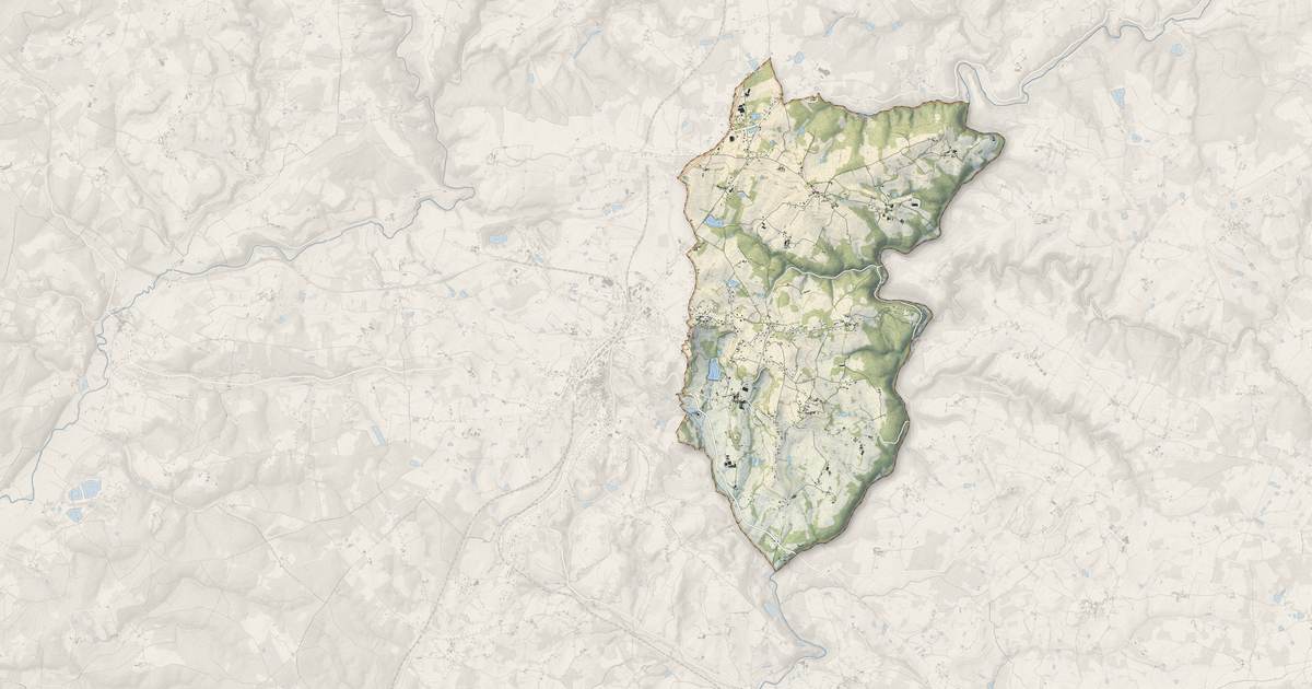 Portrait cartographique de Nantheuil : relief, eau, forêts, bâti et voies, calculés à partir des données de l'IGN